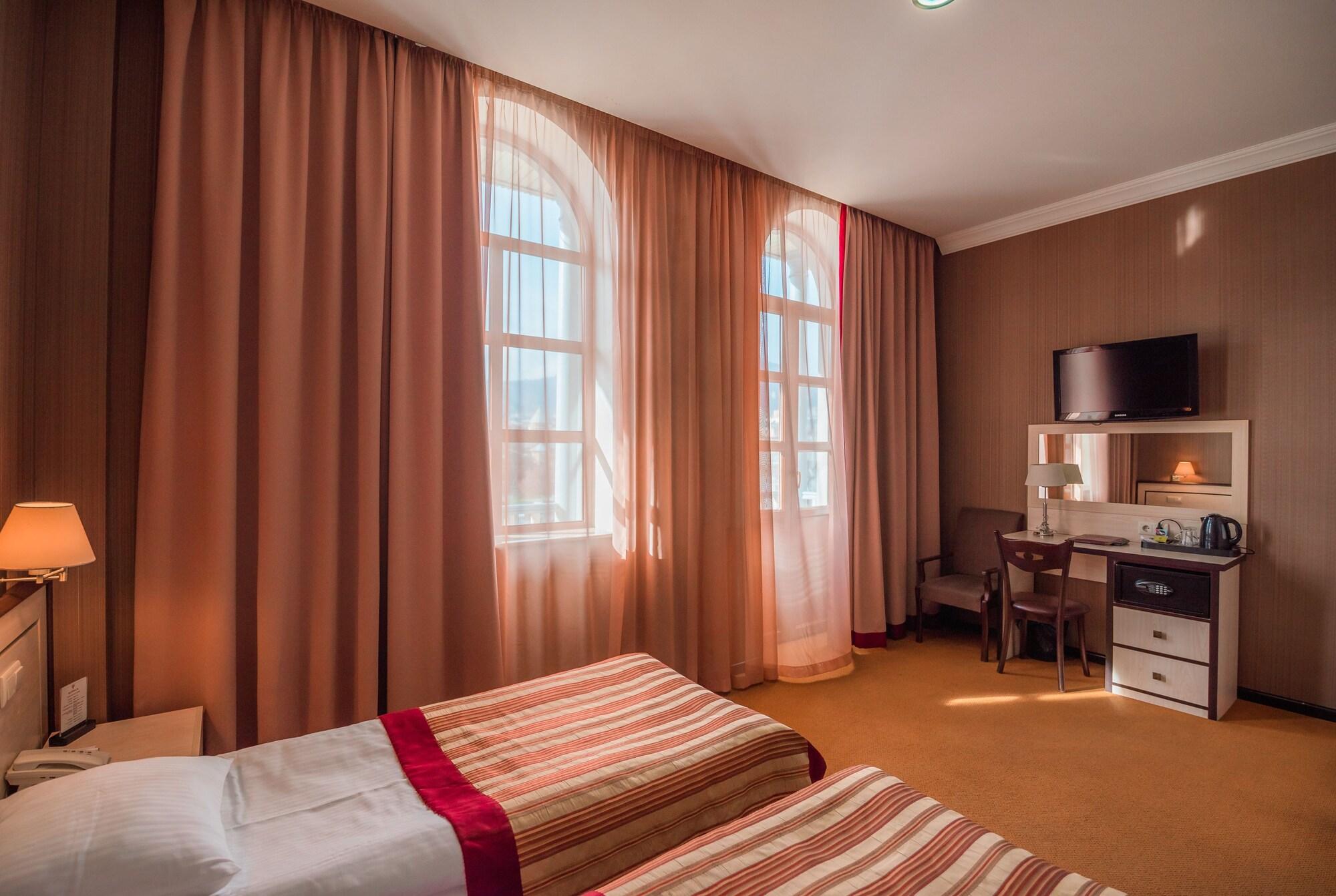 Hotel Rikhe Monika Tbilisi Bagian luar foto