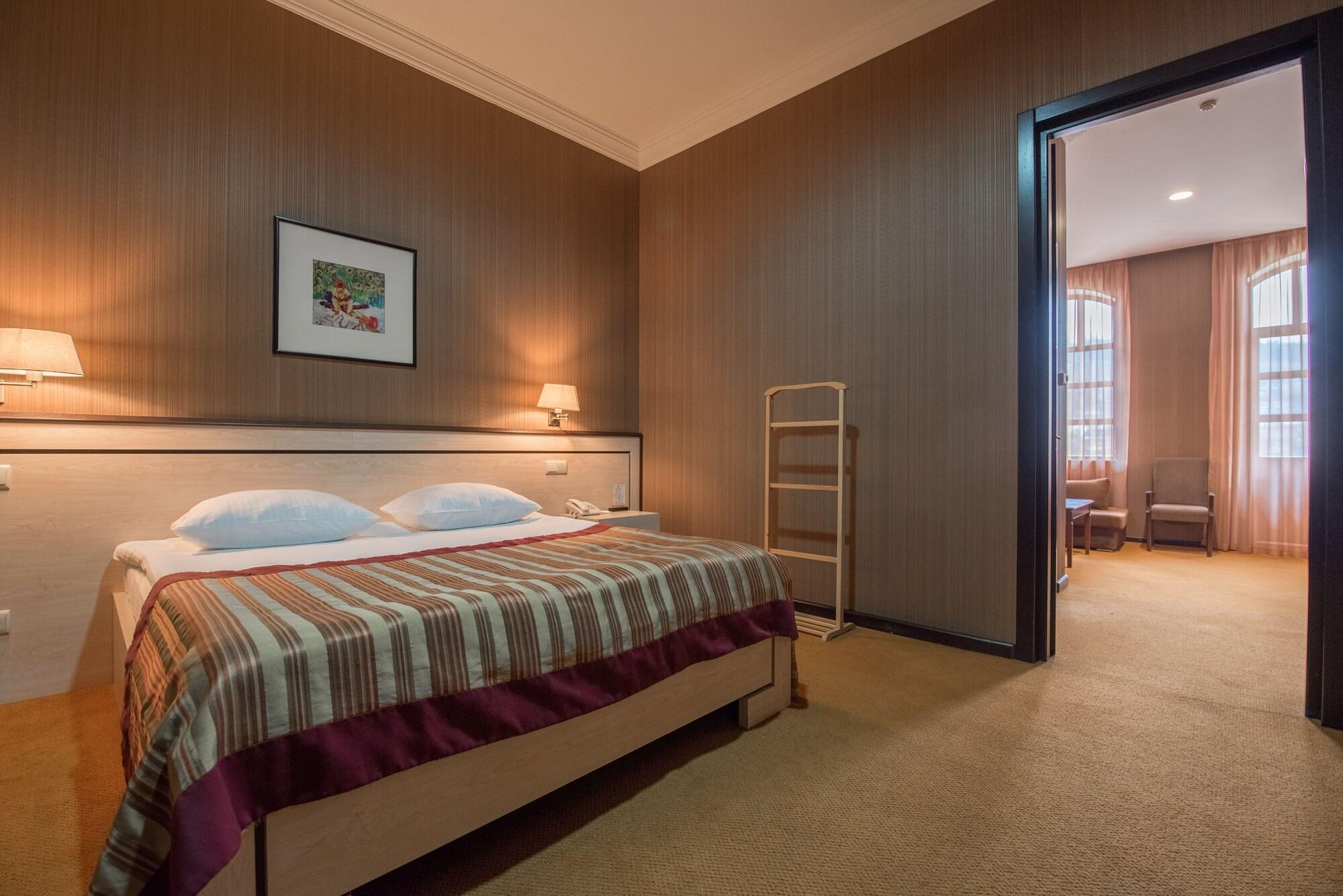 Hotel Rikhe Monika Tbilisi Bagian luar foto