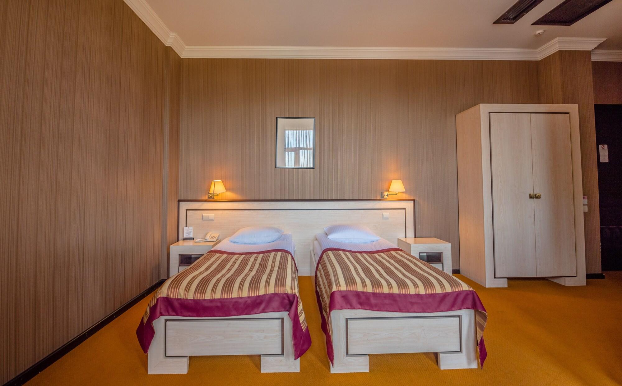 Hotel Rikhe Monika Tbilisi Bagian luar foto