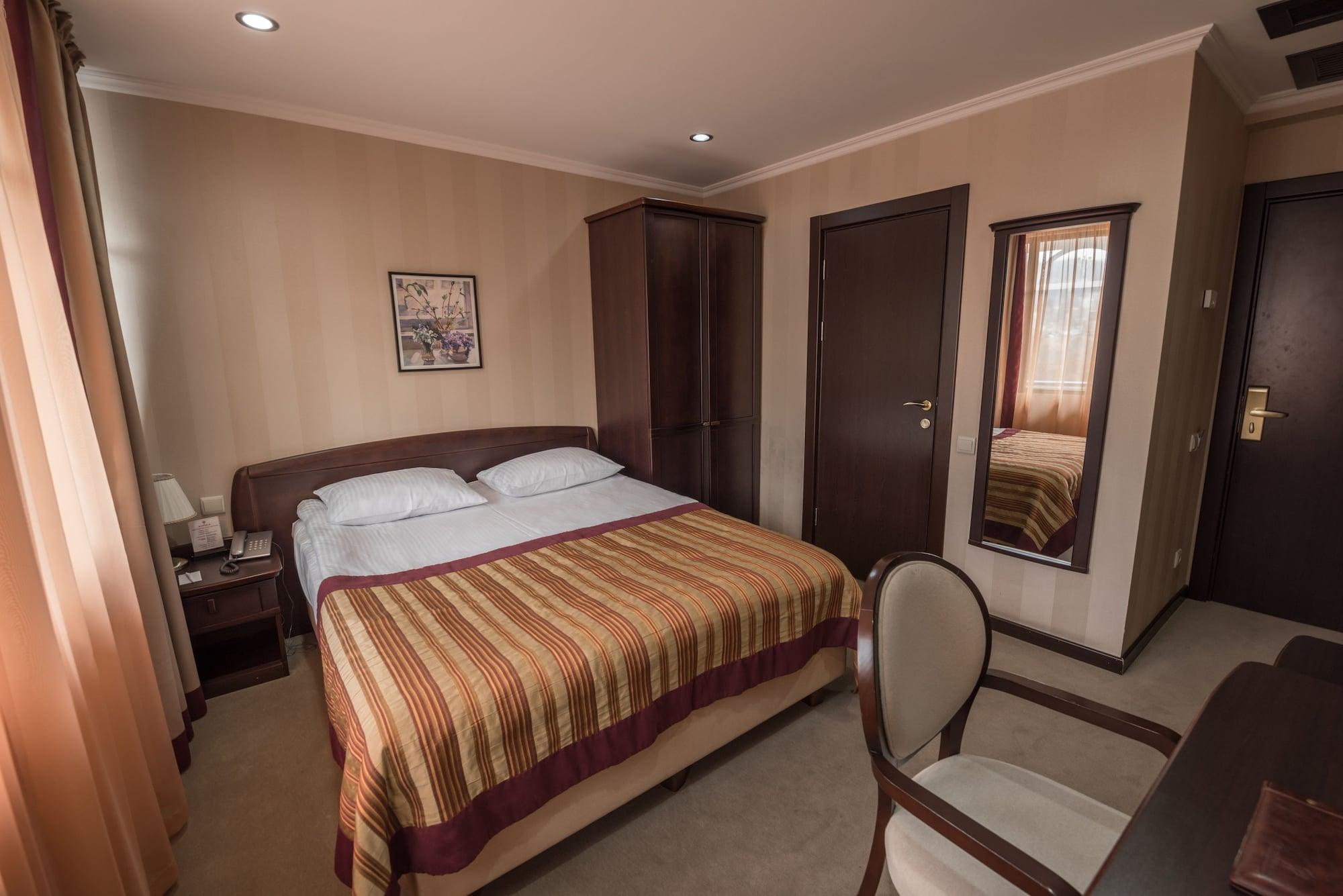 Hotel Rikhe Monika Tbilisi Bagian luar foto