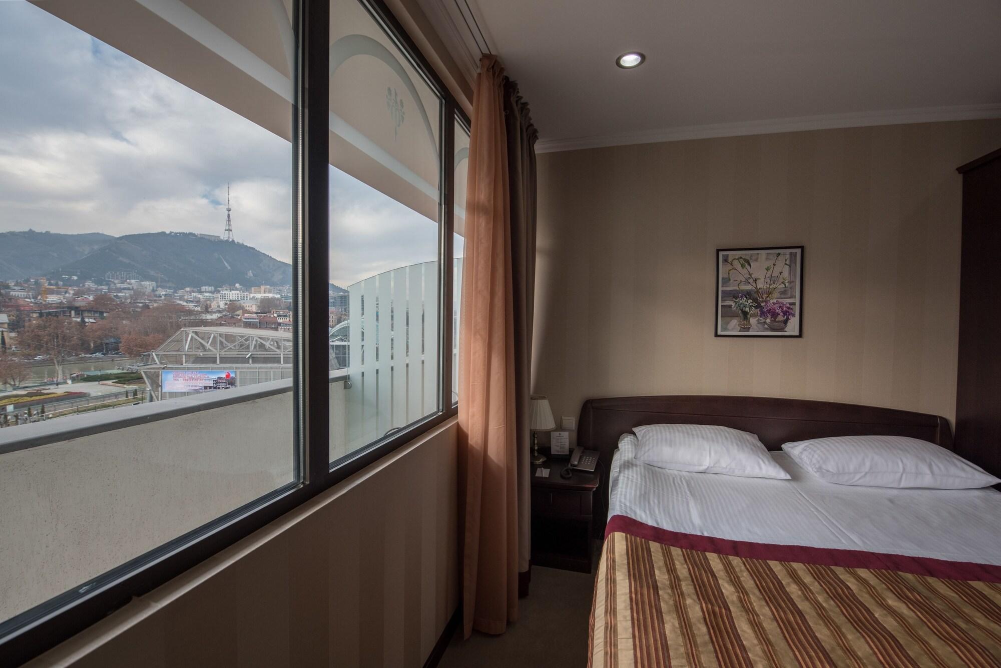 Hotel Rikhe Monika Tbilisi Bagian luar foto
