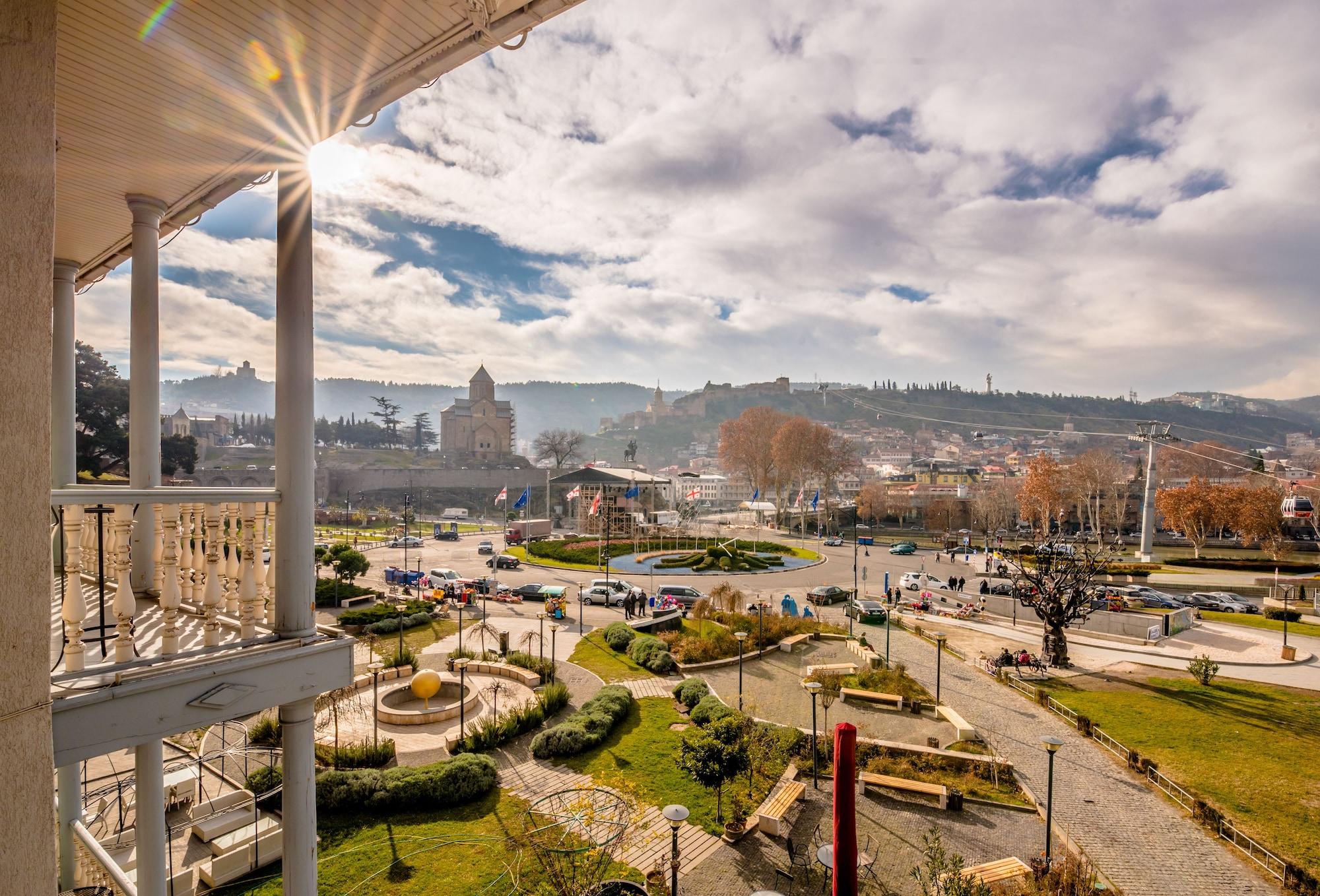 Hotel Rikhe Monika Tbilisi Bagian luar foto
