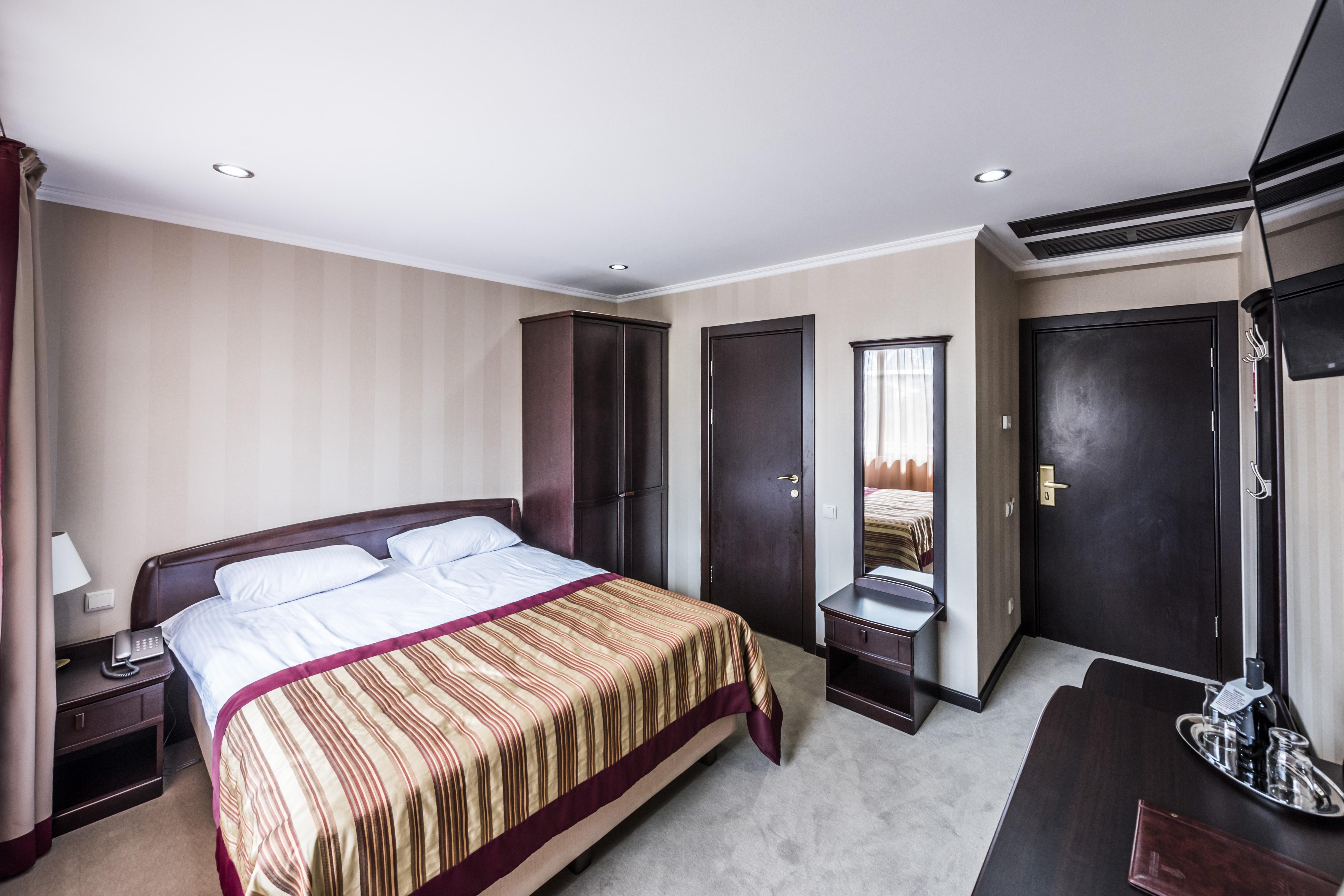 Hotel Rikhe Monika Tbilisi Bagian luar foto