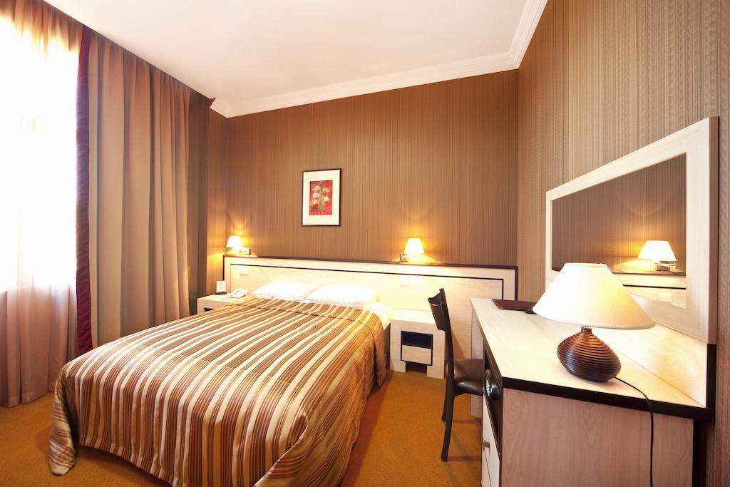 Hotel Rikhe Monika Tbilisi Ruang foto