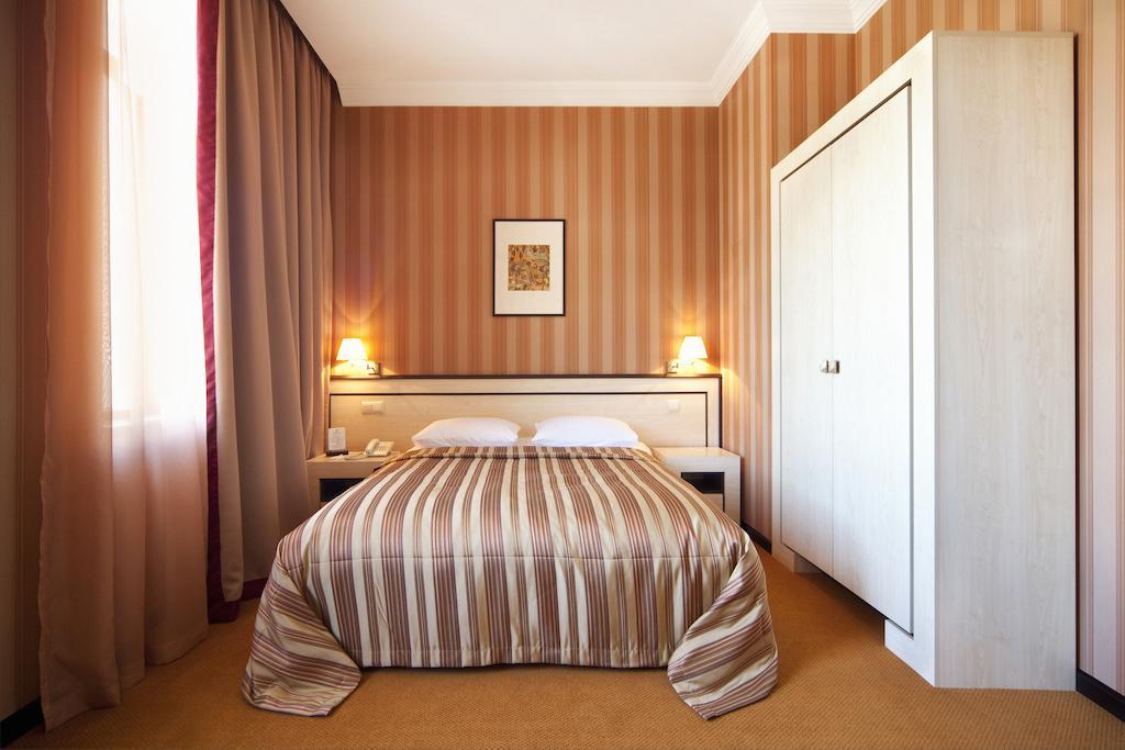 Hotel Rikhe Monika Tbilisi Bagian luar foto