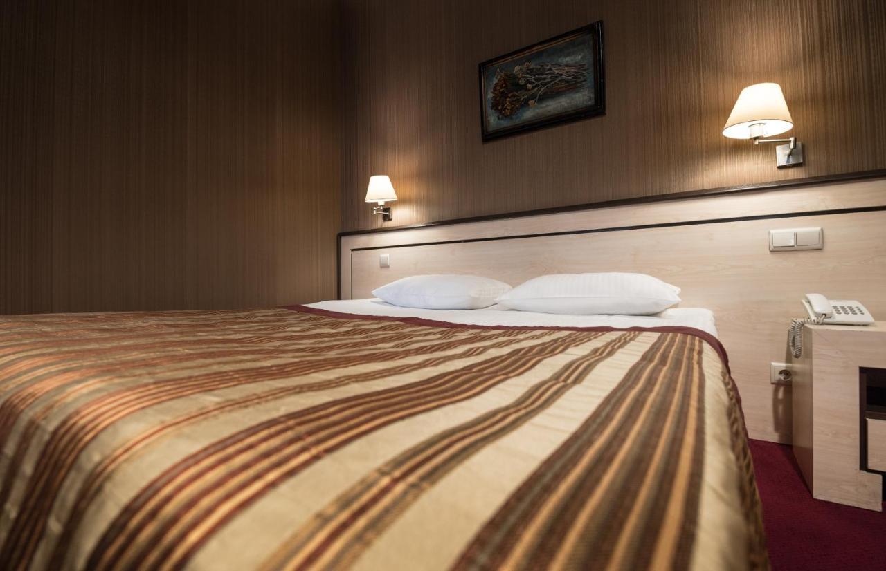 Hotel Rikhe Monika Tbilisi Bagian luar foto