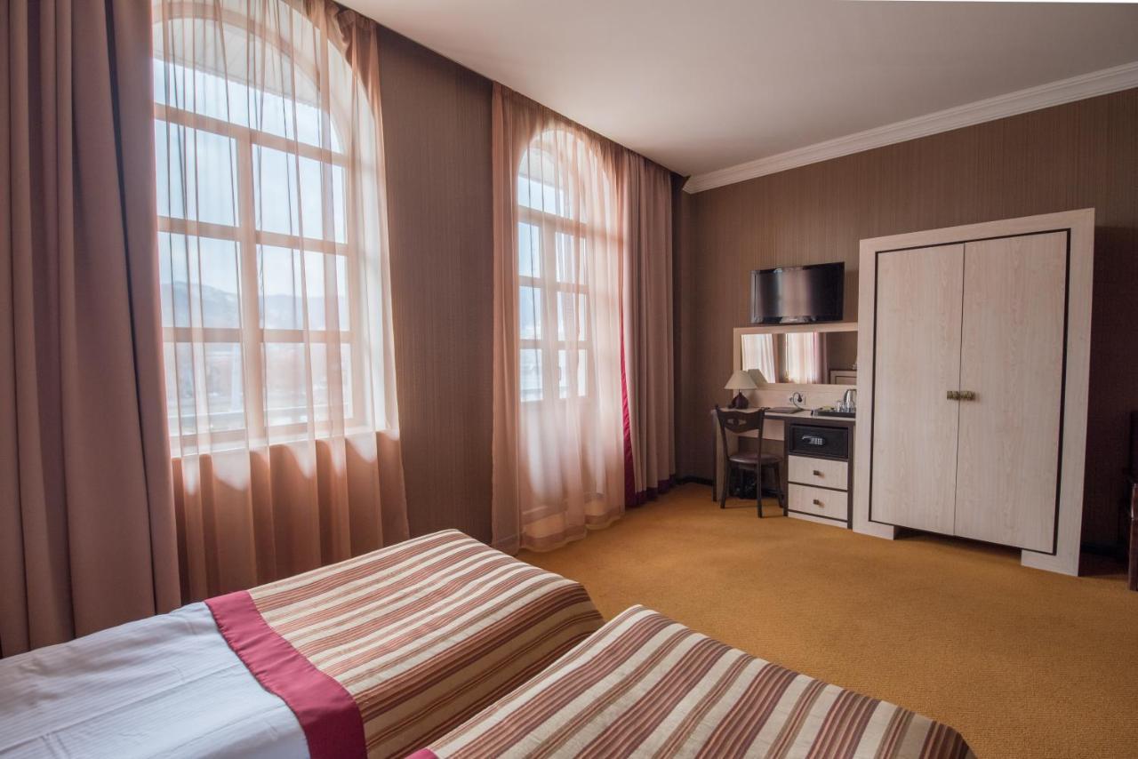 Hotel Rikhe Monika Tbilisi Bagian luar foto